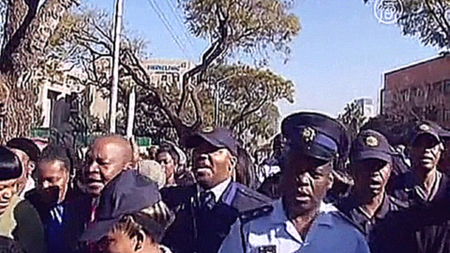 Видеоклип За Манделу помолились полицейские