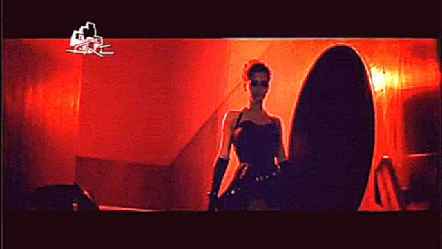 Видеоклип Cheryl Cole - Parachute (2010)