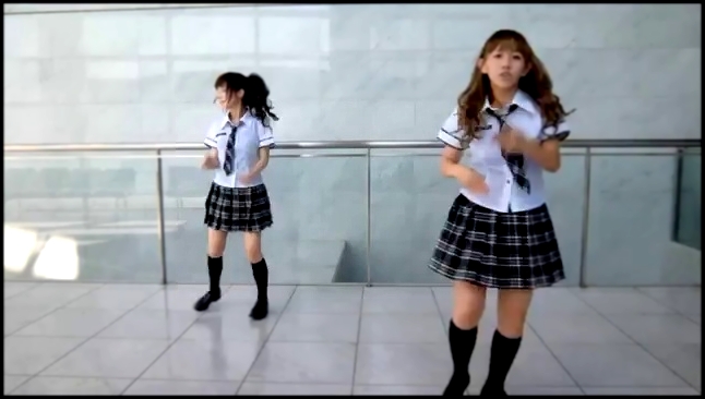 Видеоклип Японские школьницы танцуют