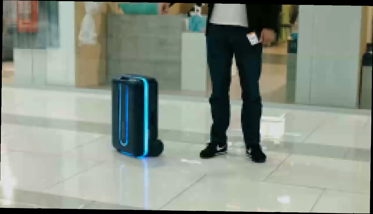 Видеоклип Робот - чемодан, который будет следовать за вами