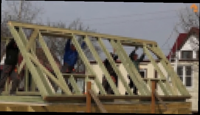 Видеоклип Сборка и подъём каркасных стен. Каркасный дом с открытой террасой. Часть 5