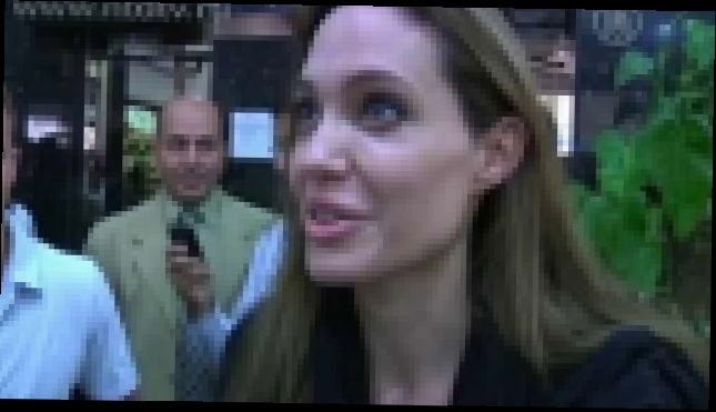 Видеоклип Анжелина Джоли поддержала ливийцев своим визитом