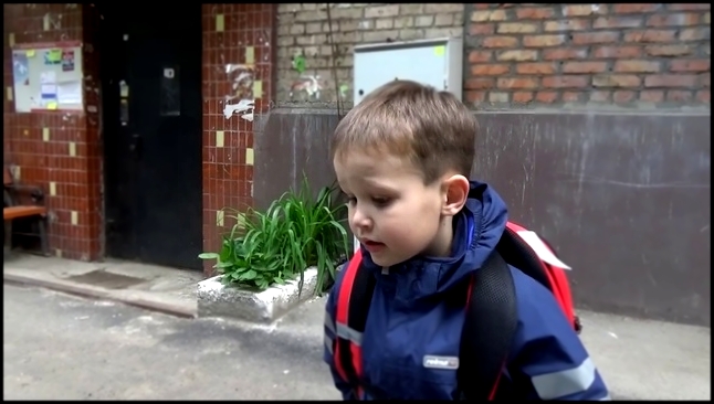 Видеоклип Киев День#7 на Майдане катаемся на электрокаре купим рюкзак Человек-паук встретим Миньен Фиксики