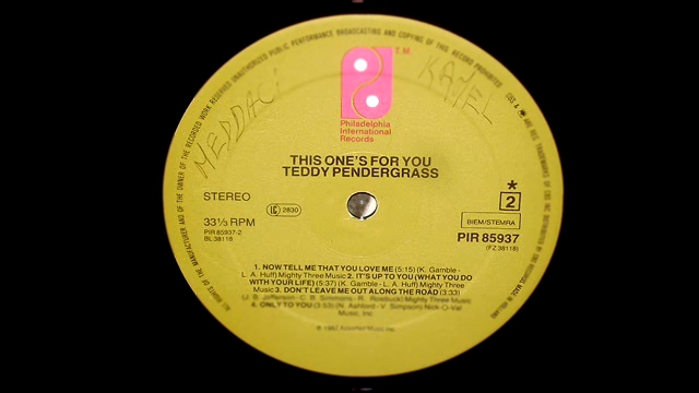 Видеоклип TEDDY PENDERGRASS - it's up to you (what you do with your life)