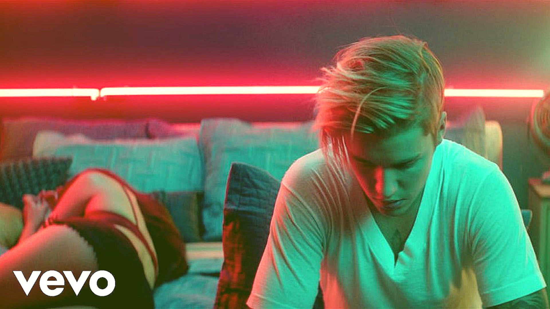 Видеоклип Justin Bieber - What Do You Mean