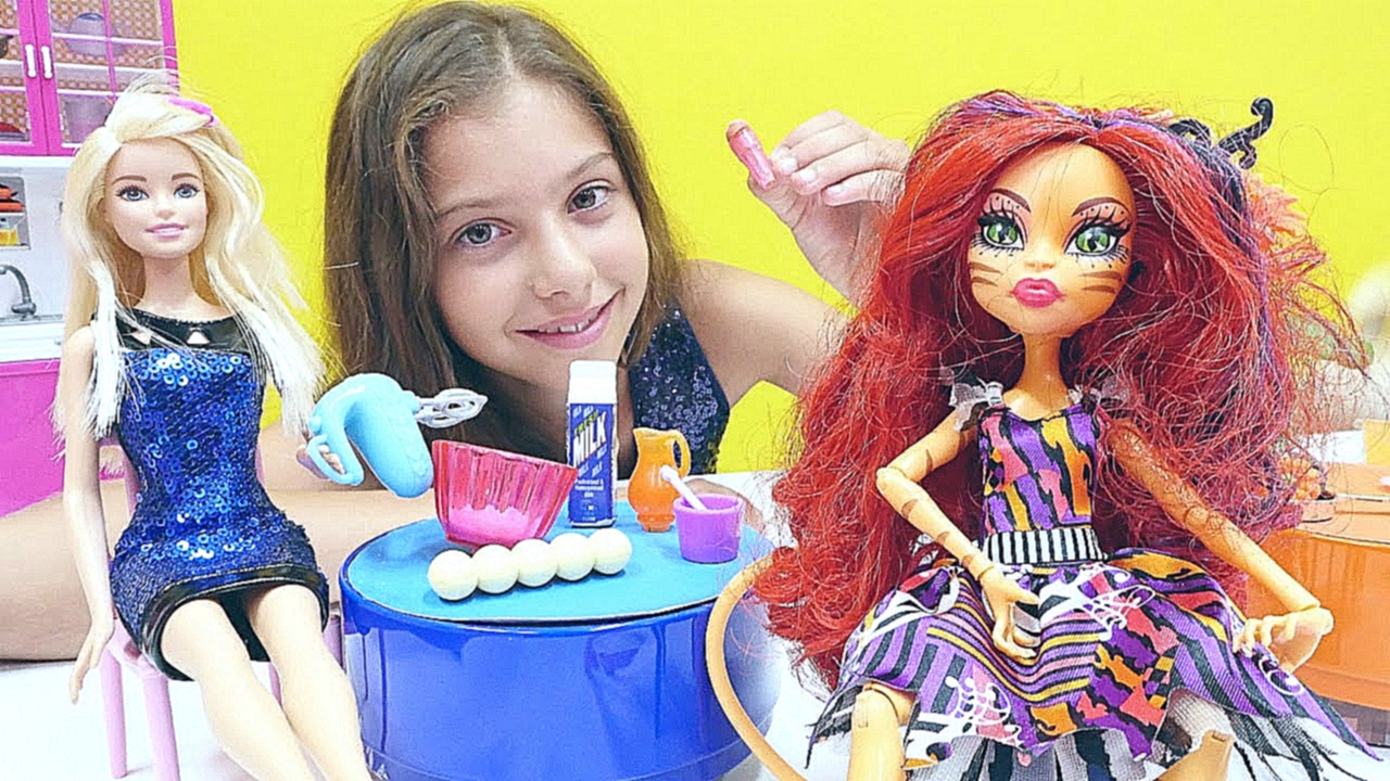 Видеоклип Видео для девочек #МонстерХай, #ЭверАфтерХай и Барби! КУЛИНАРНЫЙ КОНКУРС. Видео про кукол