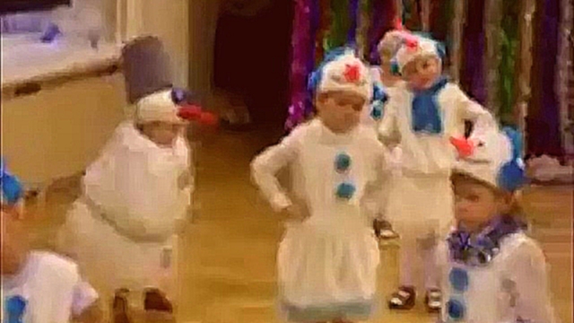 Видеоклип Танец мальчиков снеговиков