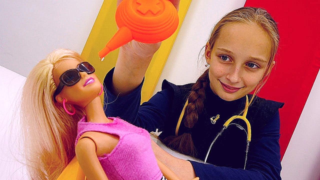 Видеоклип Игры #Барби: #ЛучшаяподружкаВаря проверяет ЗРЕНИЕ у Barbie. Игры больница. Видео про кукол