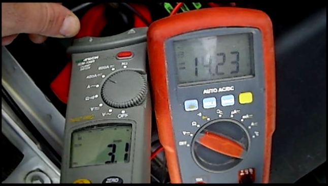 Видеоклип Проверка генераторов с терминалами P-D и L-DFM на автомобиле с помощью амперметра и вольтметра