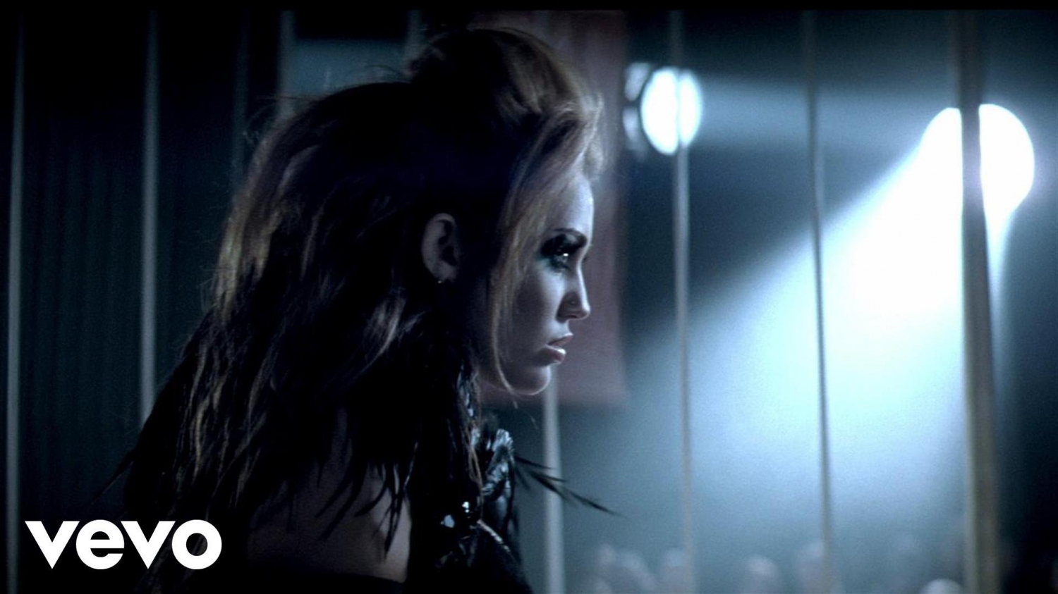 I Can't Be Tamed | Miley Cyrus