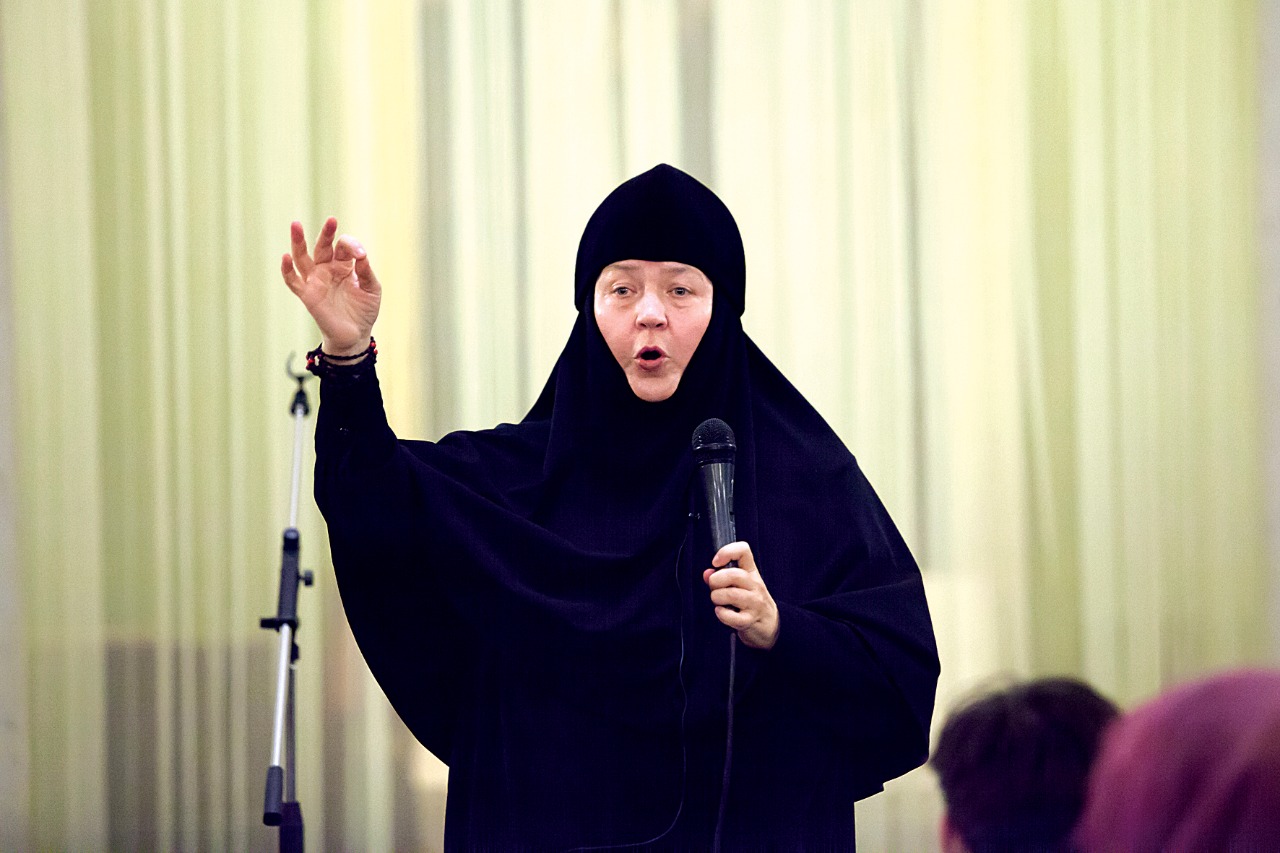 Праздничный хор Свято-Елисаветинского монастыря (регент монахиня Иулиания Денисова)
