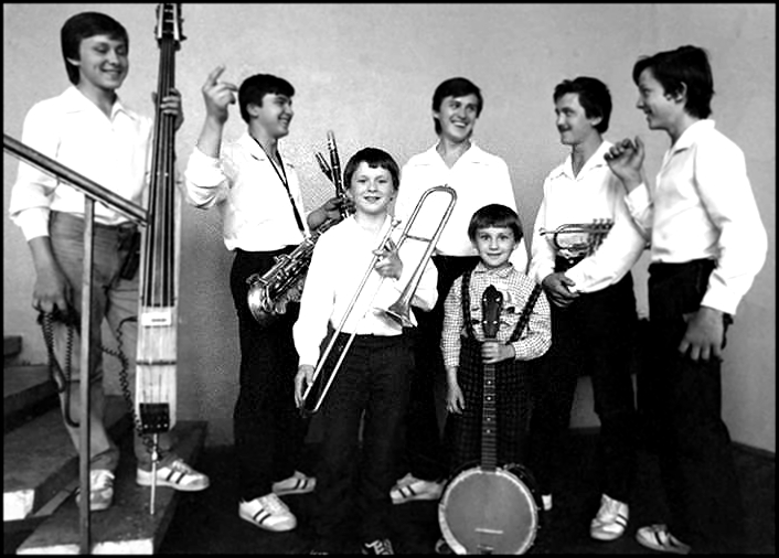 8 марта — семья советских музыкантов Овечкиных захватила самолёт.