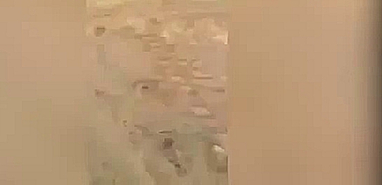 Видеоклип В пустыне Саудовской Аравии работники наткнулись на «песочный» гейзер