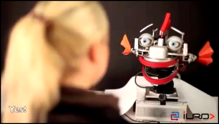 Видеоклип Робот-зеркало, отражающий наши эмоции
