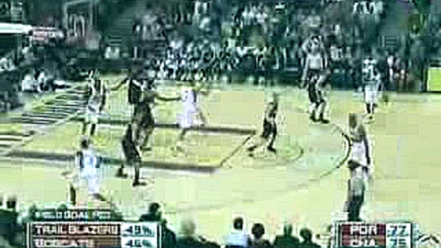 Видеоклип NBA - Gerald Wallace Throws Down the Alley-Oop Slam on Greg Oden