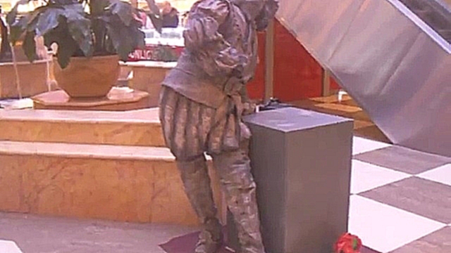 Видеоклип Живая статуя появилась в Калуге