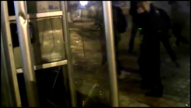 Видеоклип Озверевшие украинские фашисты убили милиционера и несколько покалечили!