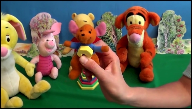 Видеоклип Винни Пух собирает цветные пирамидки. Pooh Bear