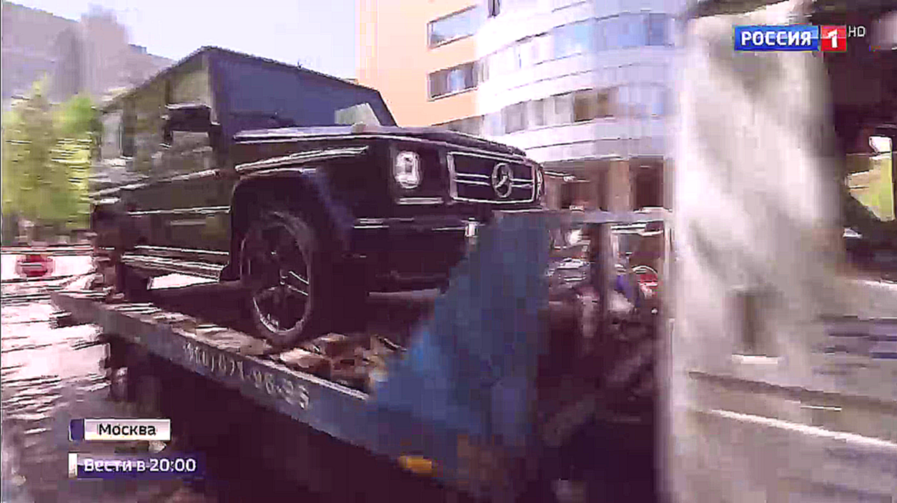 Видеоклип Кайф без прав: очередной лихач на Mercedes шокировал полицию