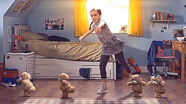 Видеоклип Девочка танцует стритдэнс у себя дома 