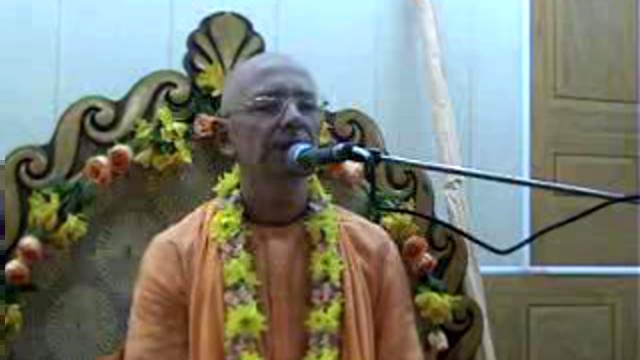 Видеоклип Бхакти Вигьяна Госвами Махарадж Лекции по Рамаяне  3 апреля 2009 года Часть 1.