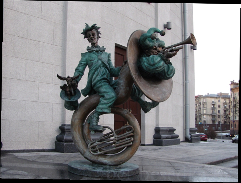 Скульптура «Клоуны-музыканты» минский цирк